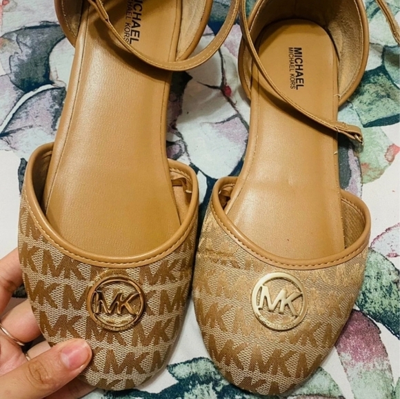 KORS Michael Kors Shoes - 𝅺Michael Kors Signature Flats